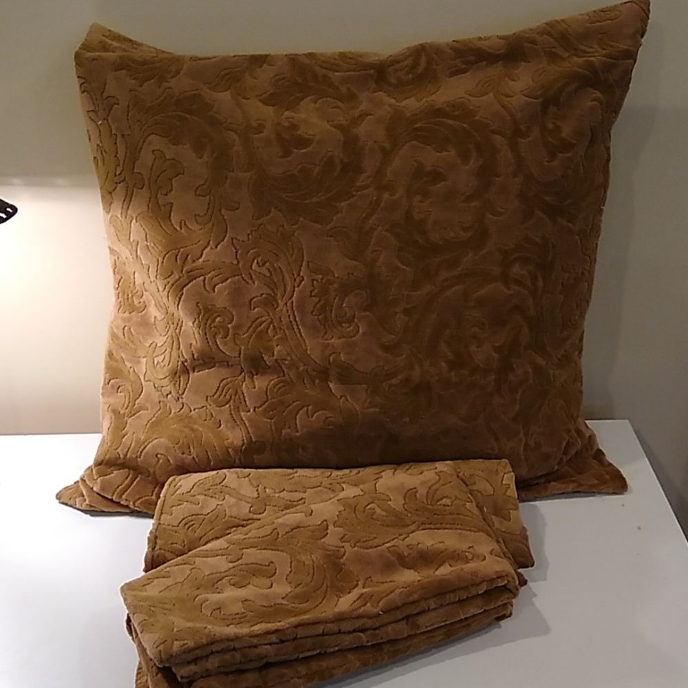 SOLD (3)HandMade Pillow Shams 26" square